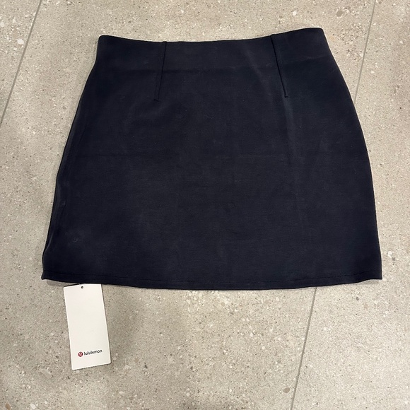 LULULEMON SOFTSTREME HIGH RISE MINI SKIRT BLACK LARGE NWT - Picture 6 of 9